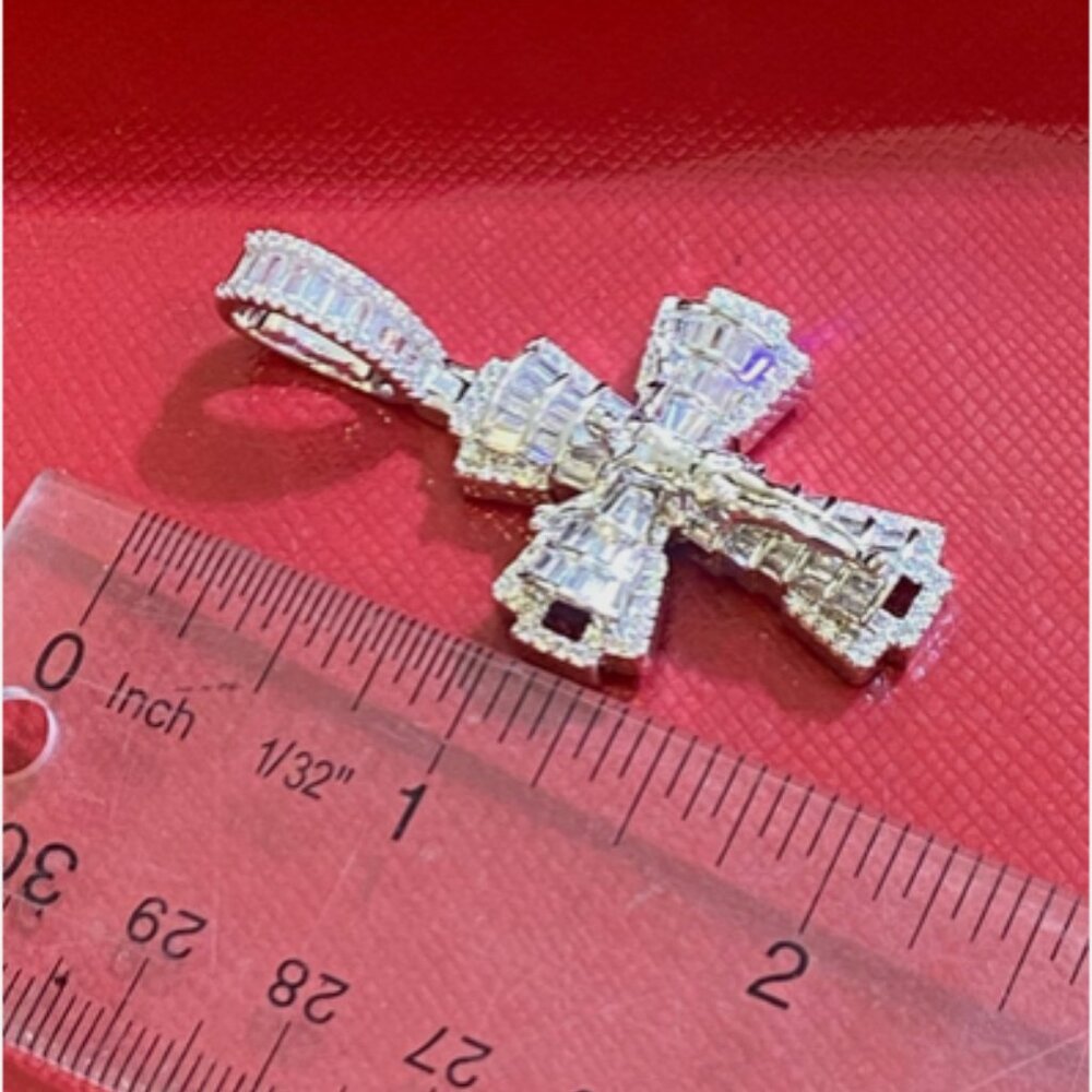 brand new silver cross charm with juses baguette-cut cz (white) - Picture 3 of 3